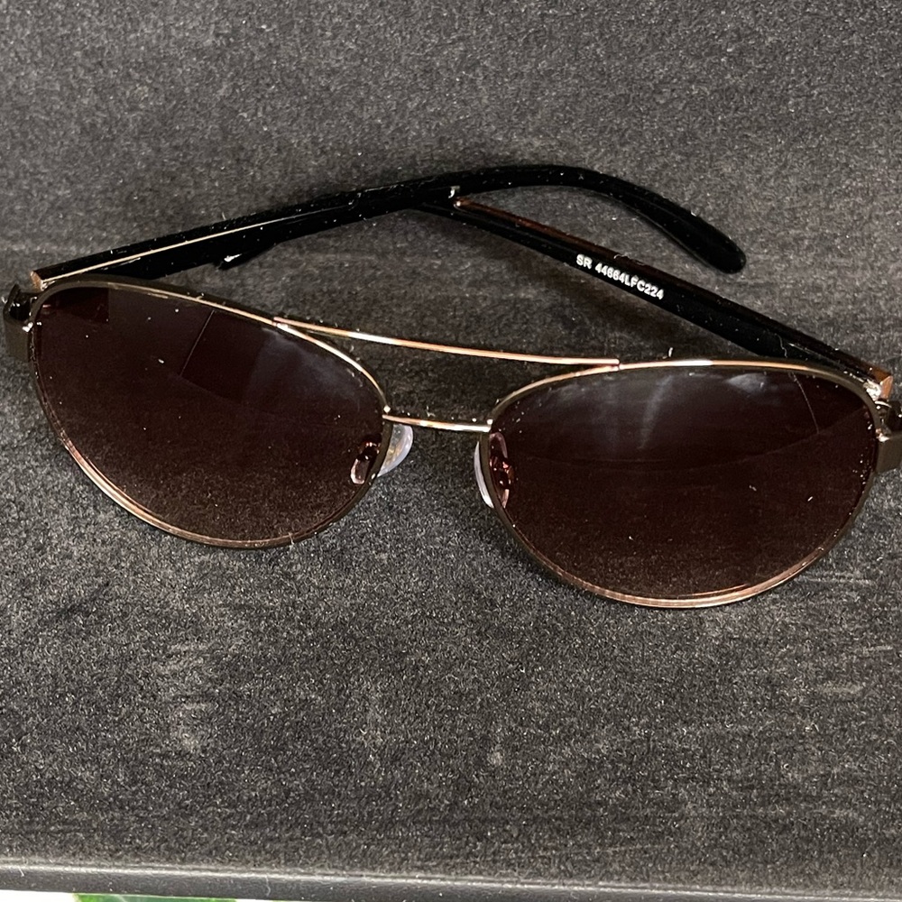 FGX International Women’s Aviator Sunglasses